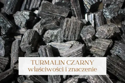 Czarne, błyszczące kryształy turmalinu. Poznaj jego niezwykłe właściwości i znaczenie.